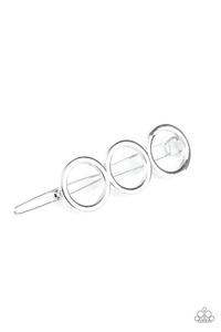 A trio of gold rings delicately connect into an airy minimalist inspired frame. Features a clamp barrette closure. Sold as one individual hair clip.