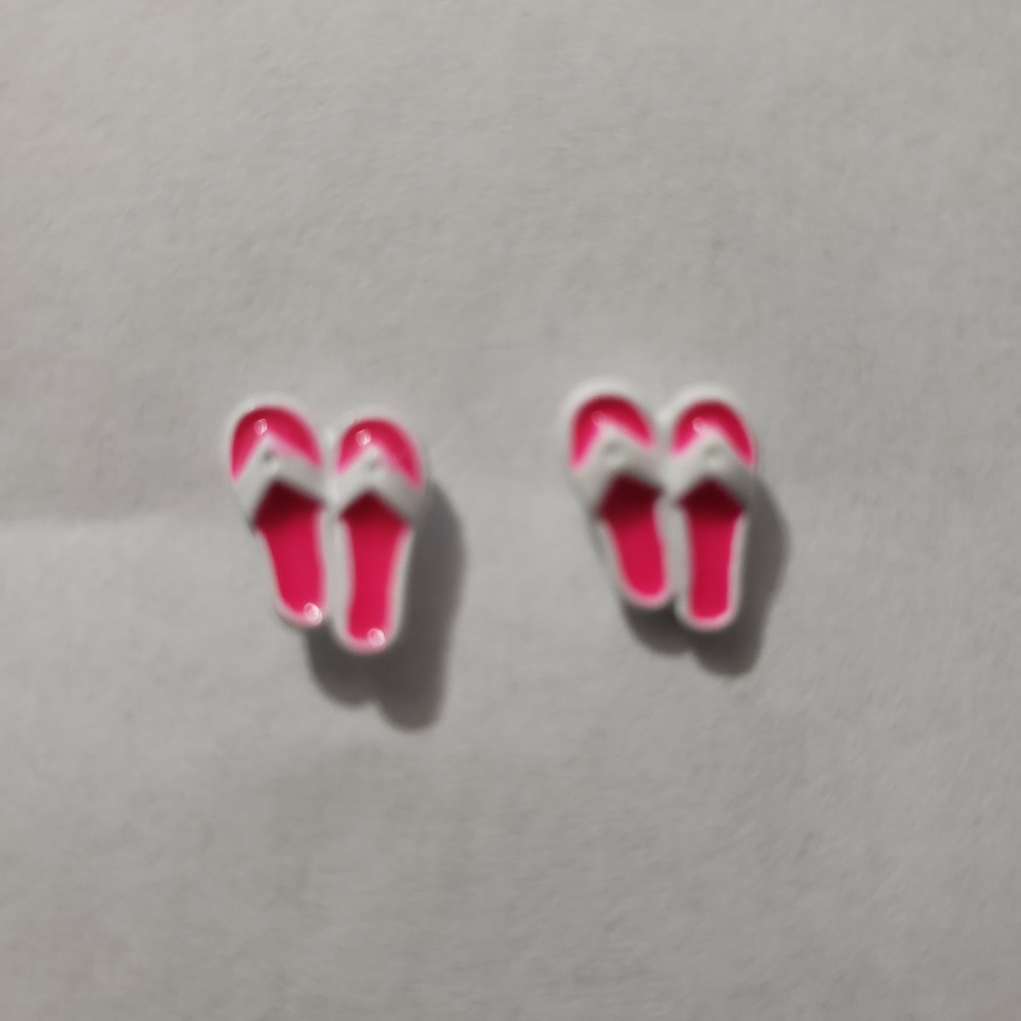 Kid's pink flip flop earrings