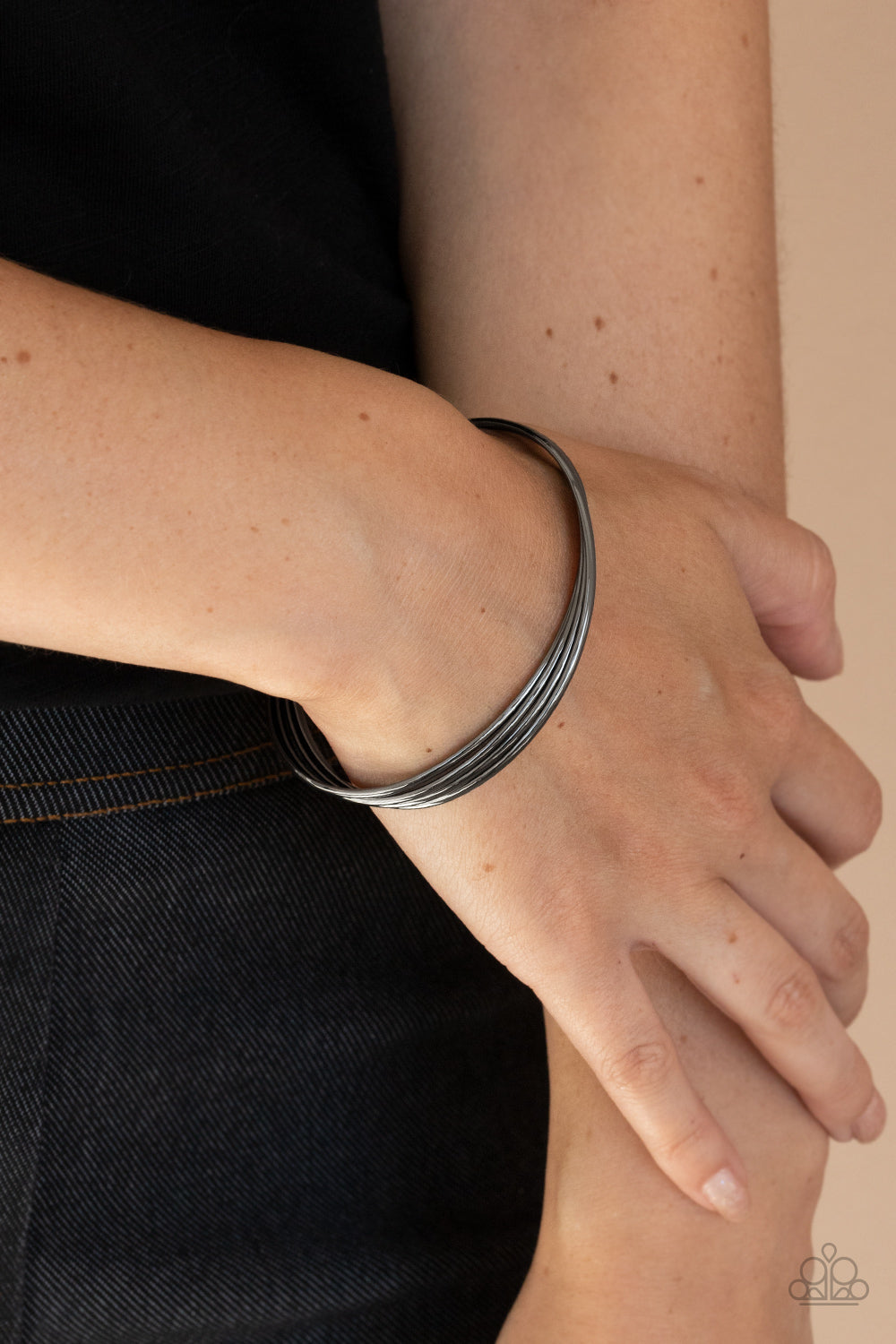 Bringing Basics Back (Black)