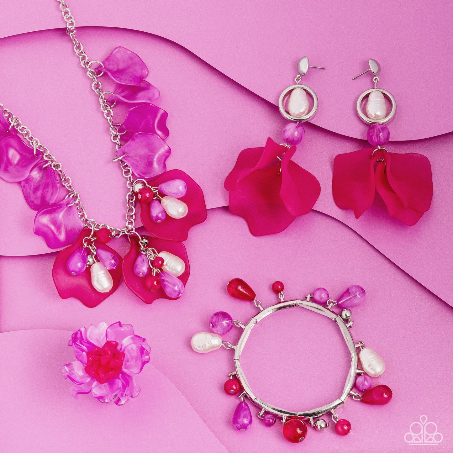 Featuring playful styles accented with fun pops of color, the Glimpses of Malibu Collection is an endearing assortment of cheerful and whimsical laid-back fashion. From the bubbly outgoing socialite who isn’t afraid to make a fashion statement to the introspective wallflower who is charmed by soft feminine prints and flawless finishing touches, there’s something for everyone in the Glimpses of Malibu Collection.