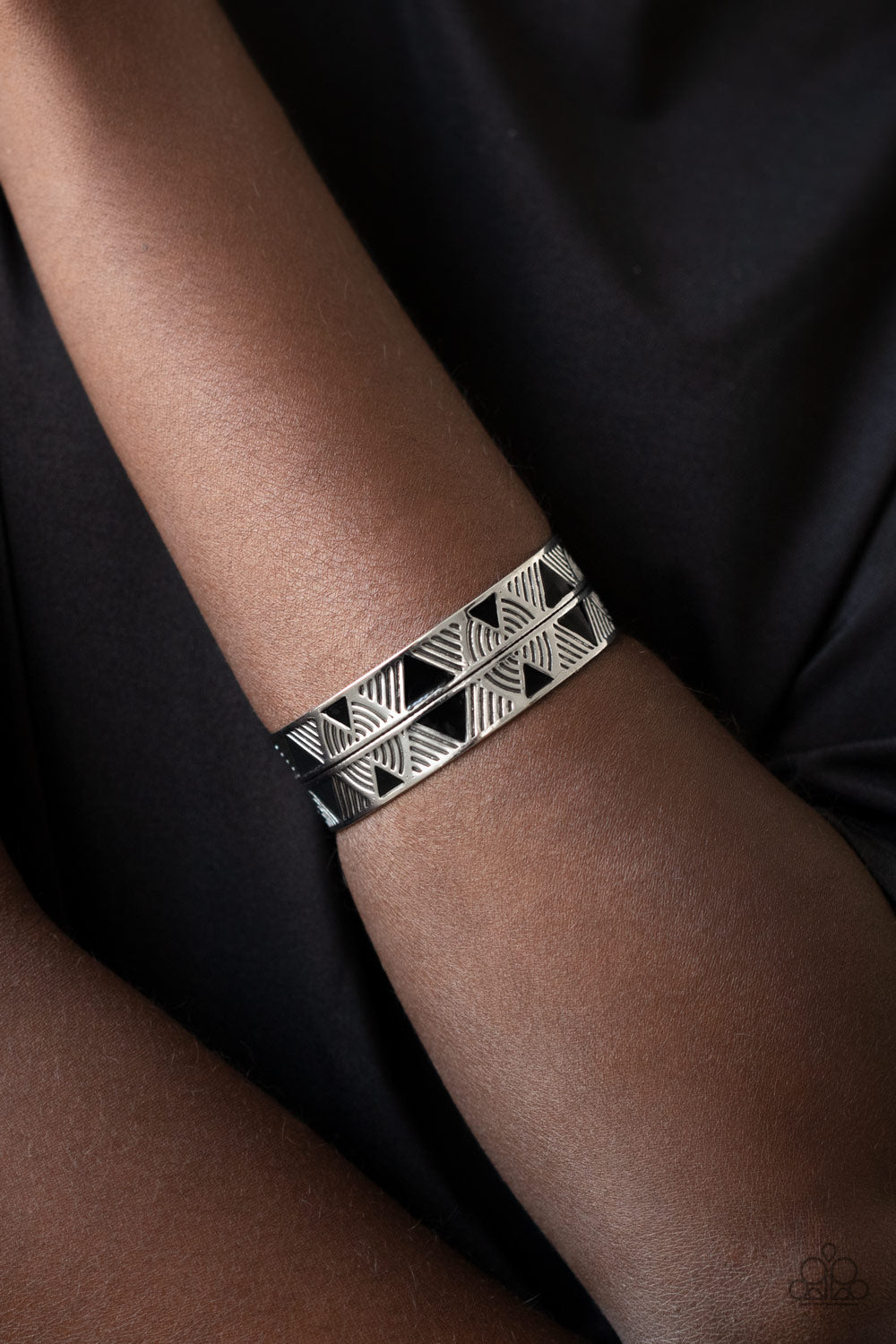Hidden Glyphs (Black)