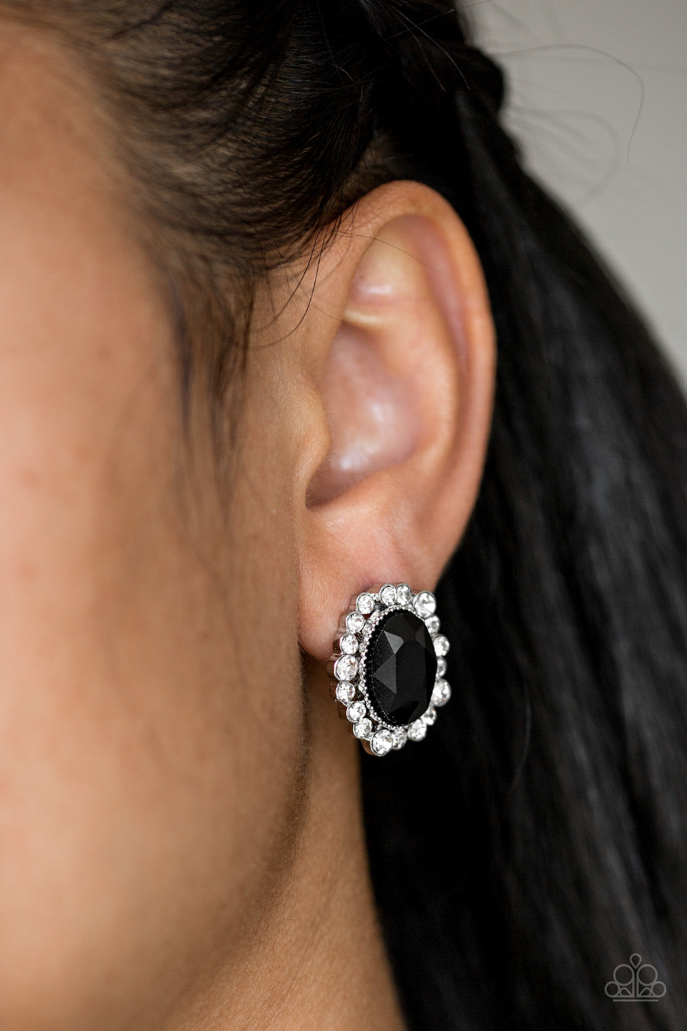 Hold Court (Black)