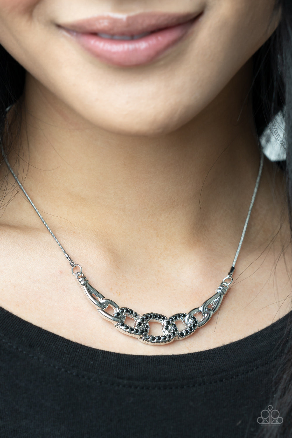 Knot in Love (Black)