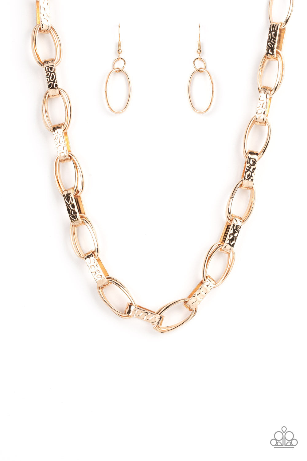 Wide hammered gold links alternate with double sets of shiny gold links as they connect across the collar for an edgy industrial effect. Features an adjustable clasp closure. Sold as one individual necklace. Includes one pair of matching earrings.