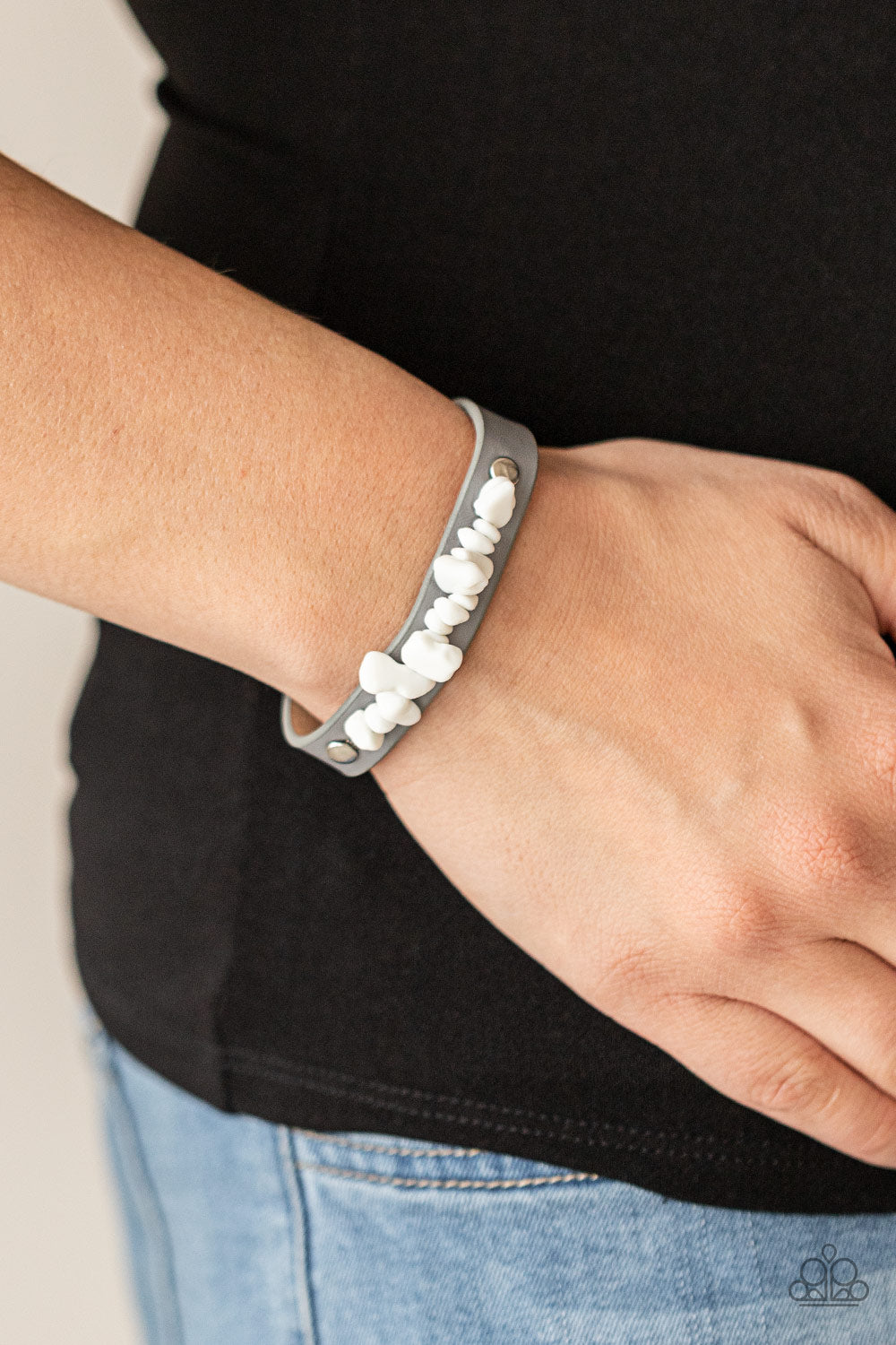 Pebble Paradise (Silver)
