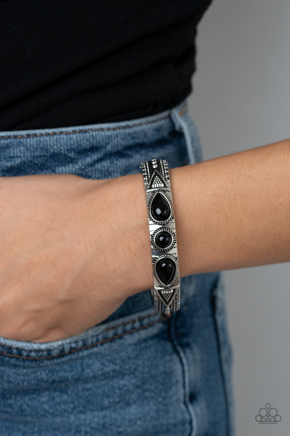 Radiant Ruins (Black)