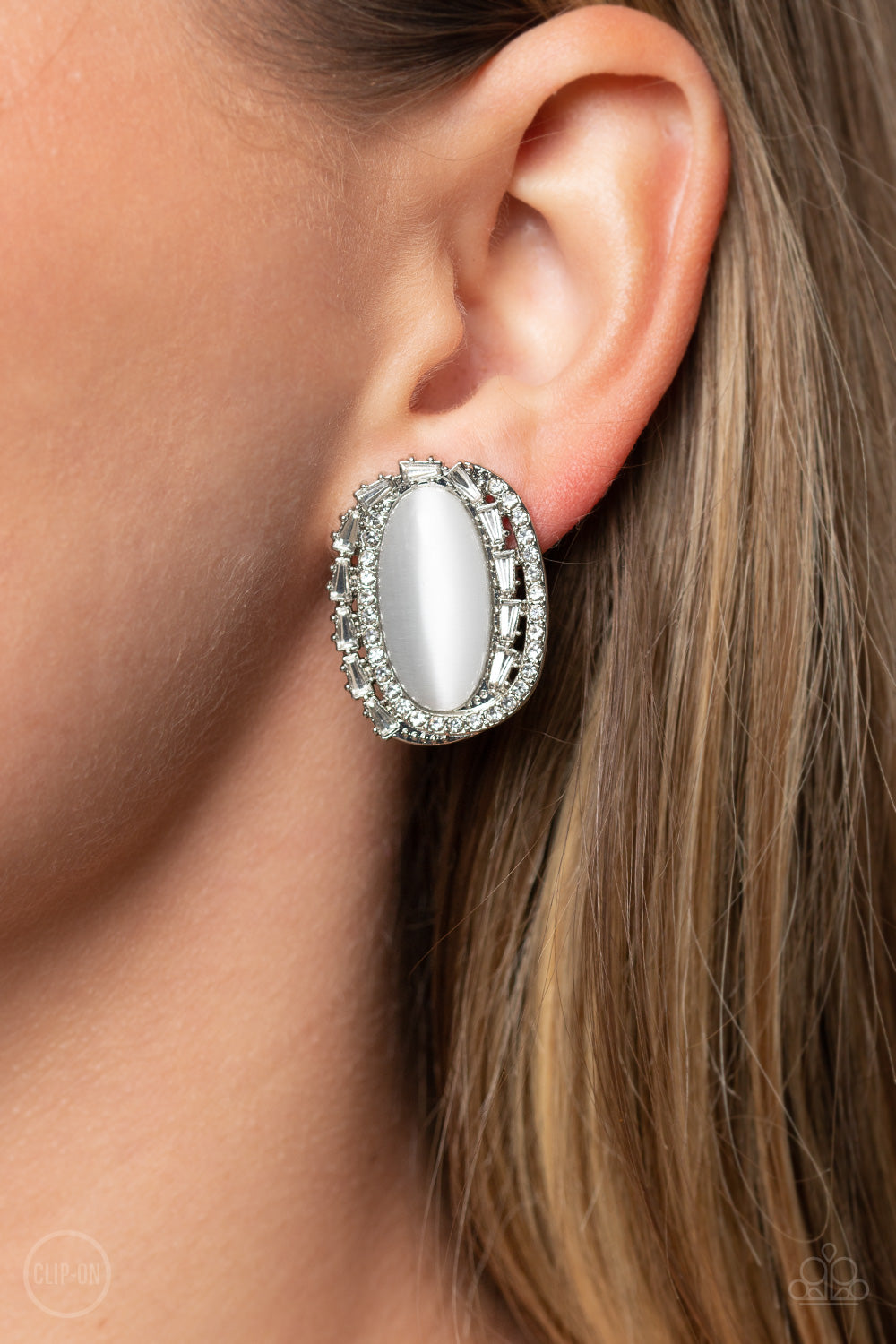 Shimmery Statement Clip On (White)