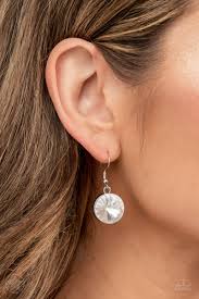 Spotlight Stunner (White)