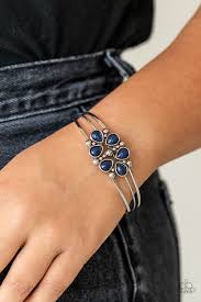 Taj Mahal Meadow (Blue)