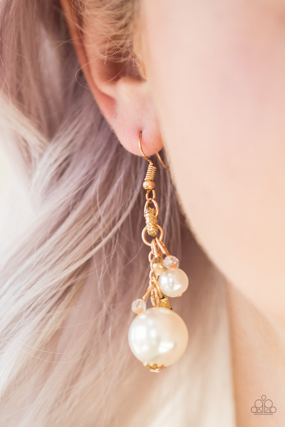 Timelessly Traditional (Gold)