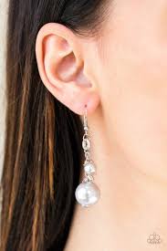 Timelessly Traditional (Silver)