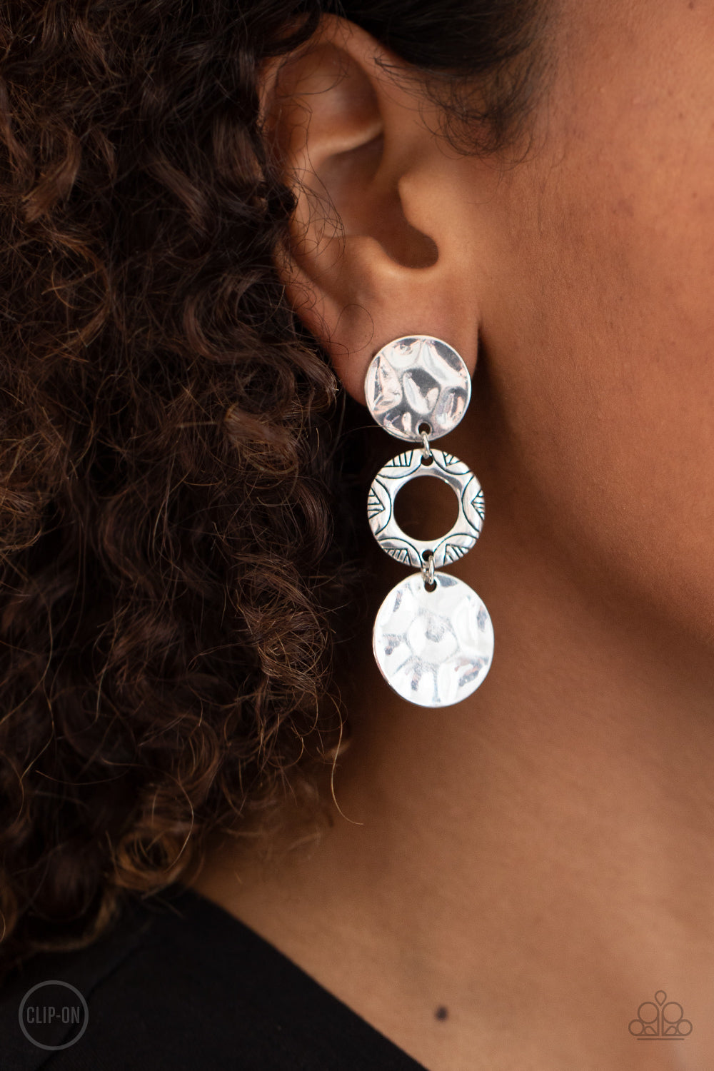 Torrid Trinket (Silver) Clip On
