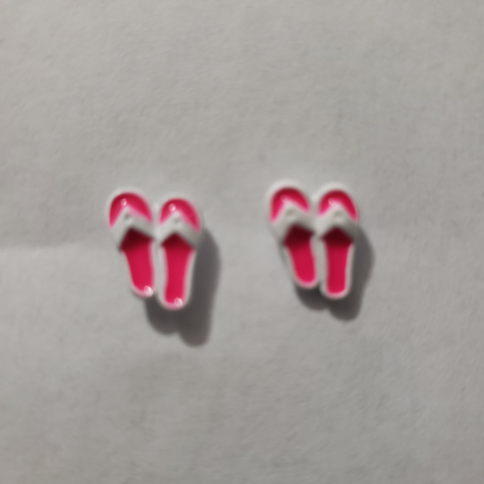 Kid's pink flip flop earrings