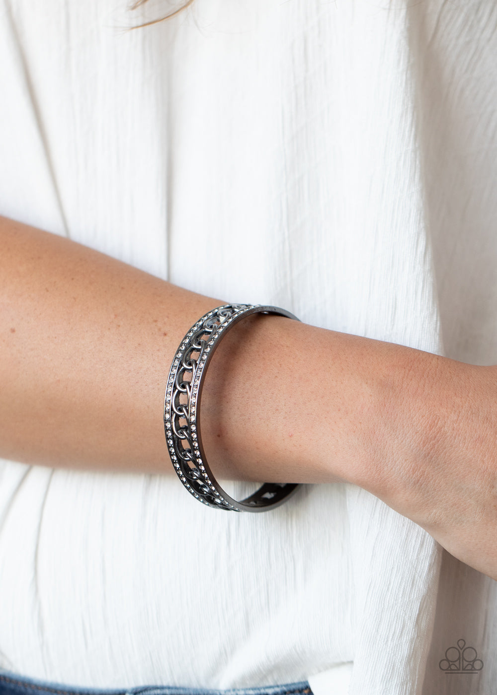 Couture Court (Black)
