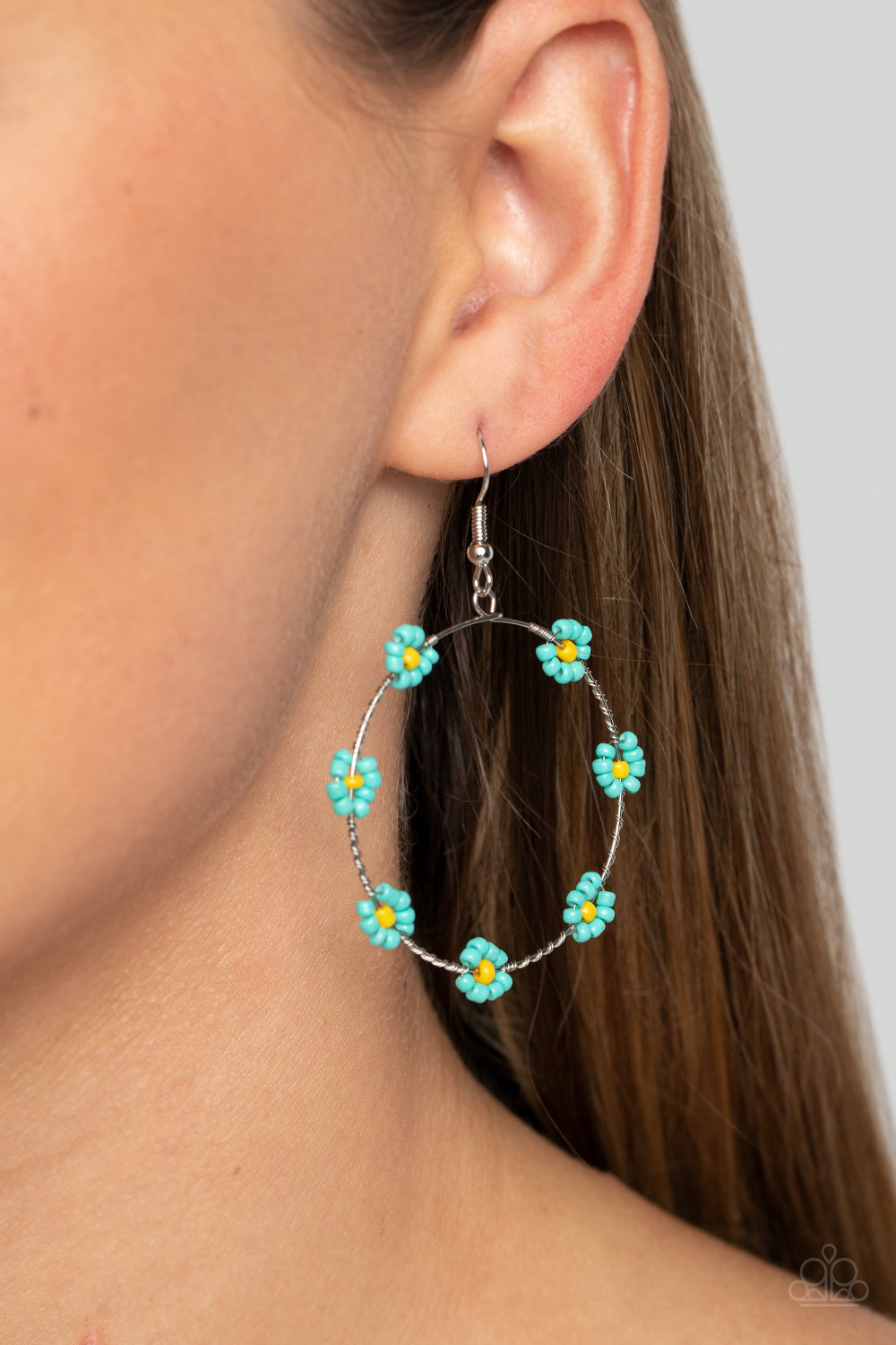 Dainty Daisies (Blue)