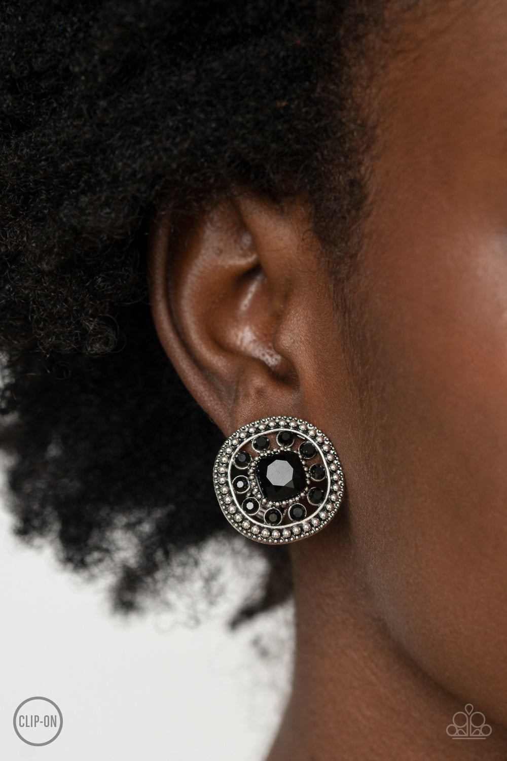 Dazzling Definition (Black) Clip On