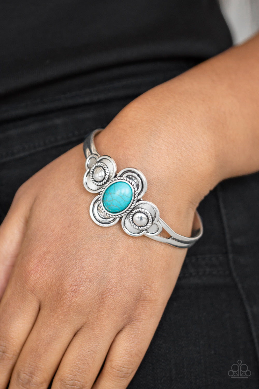 Dream Cowgirl (Blue)