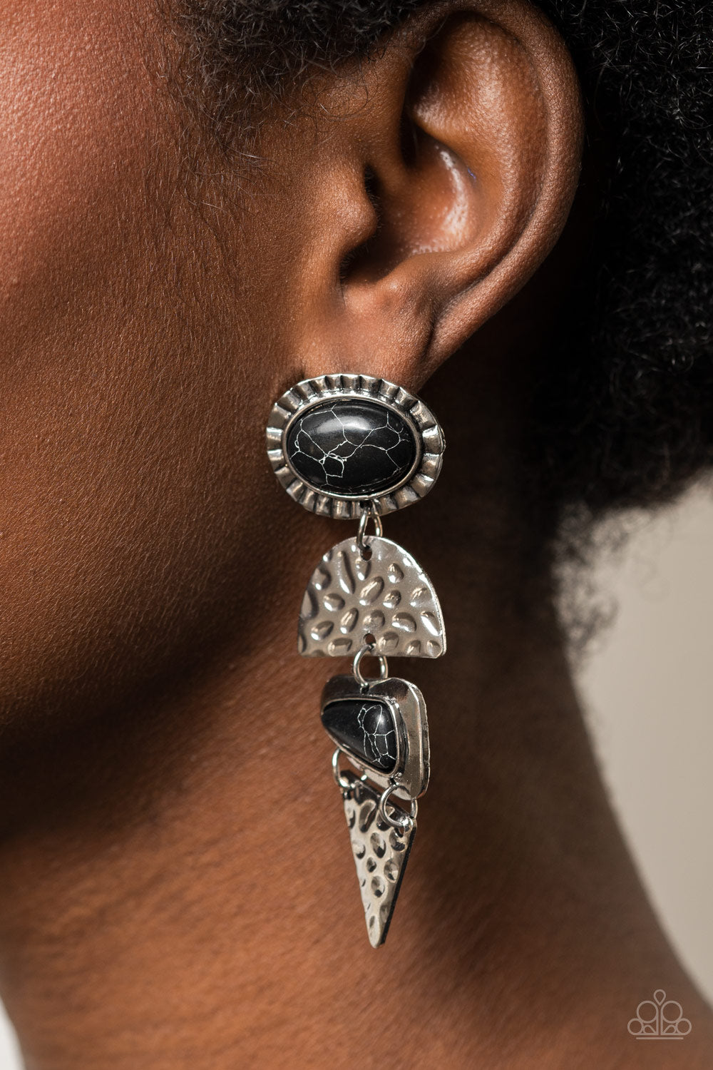 Earthy Extravagance (Black)