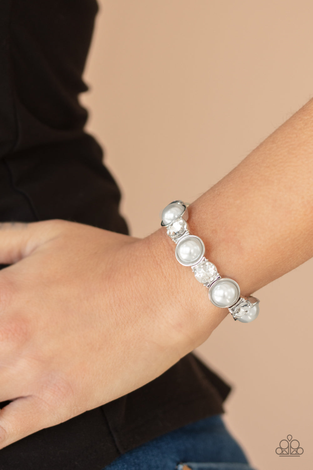 Elegant Entertainment (White)