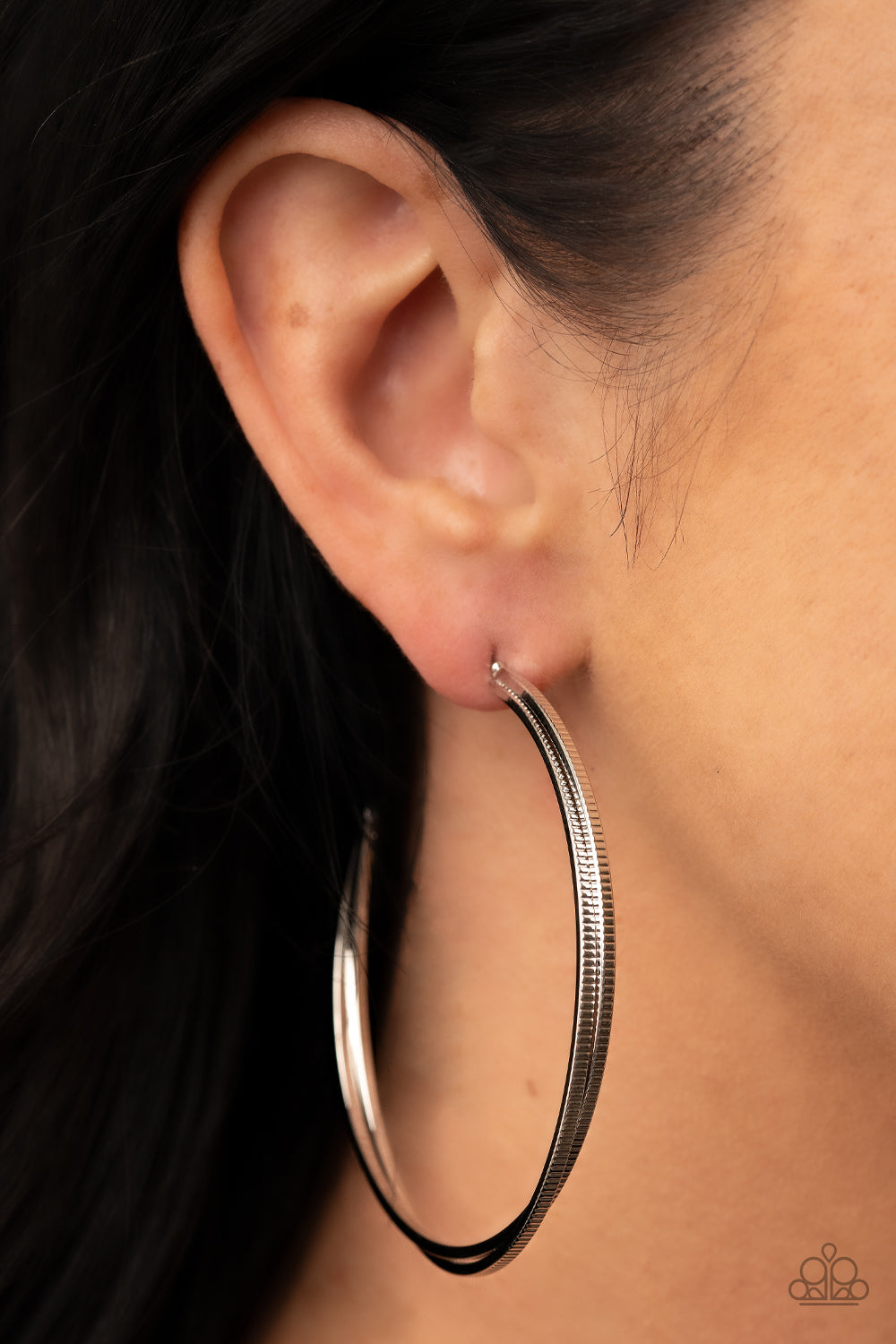 Monochromatic Curves (Silver)