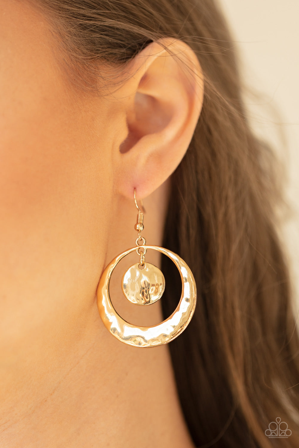 Rounded Radiance (Gold)