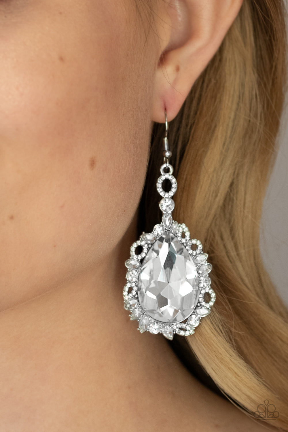 Royal Recognition (White)