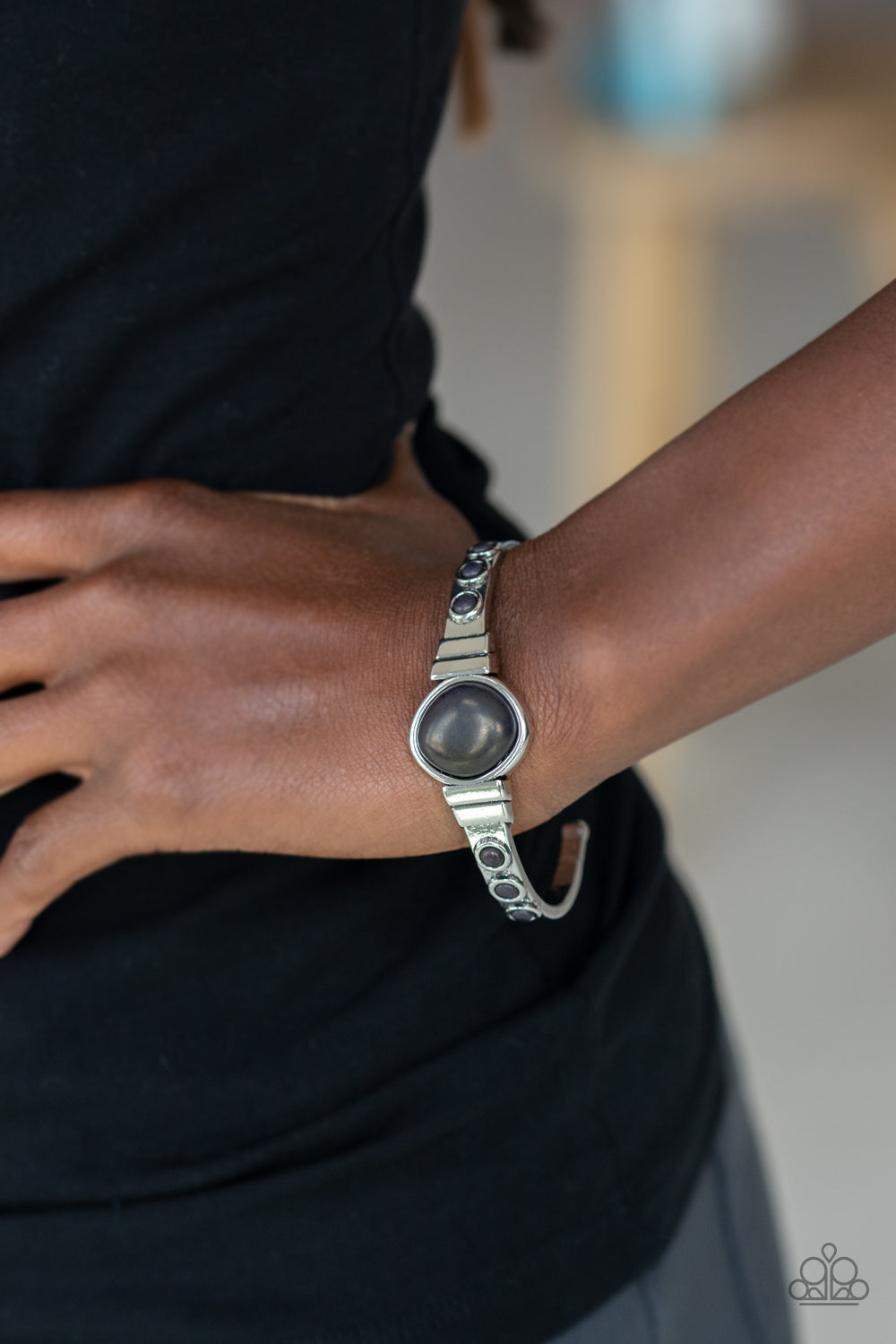 Spirit Guide (Black)